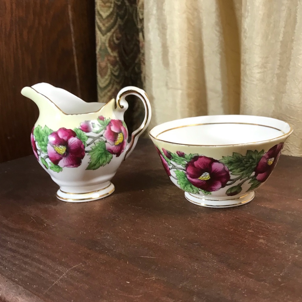 Vintage Tuscan Fine English Bone China England Cream/ Sugar Cube Bowl